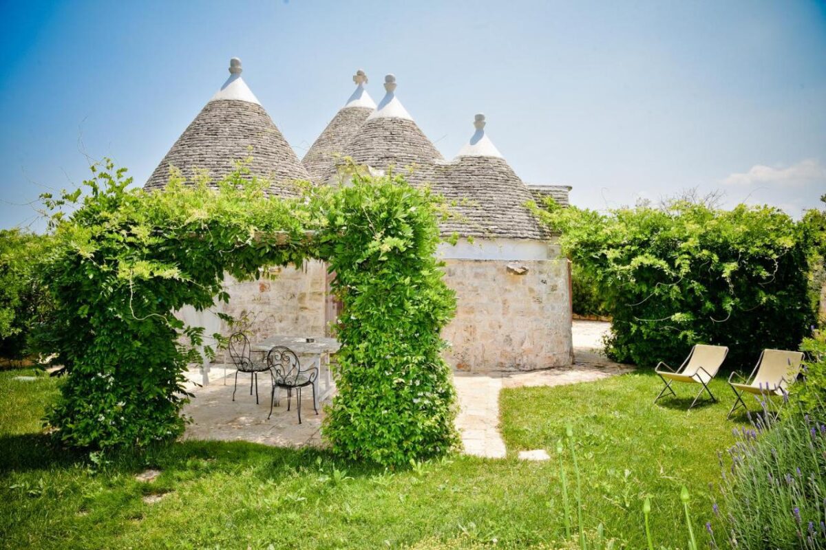 Vue extérieur du Leonardo Trulli Resort Pouilles