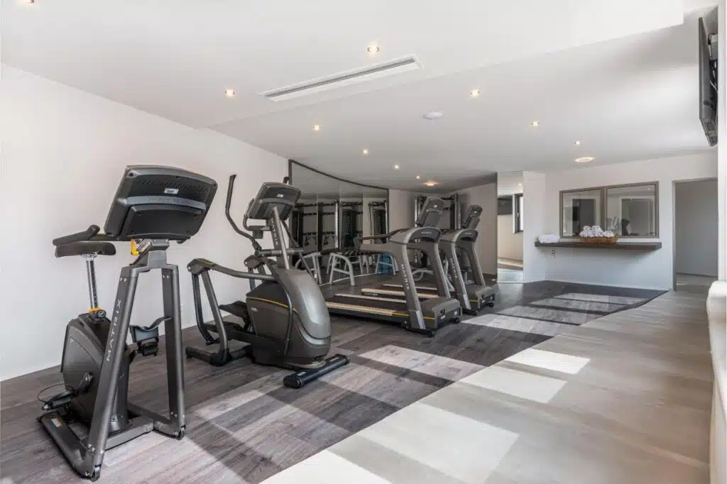 salle de fitness à l'hôtel Onira Suite Dreams