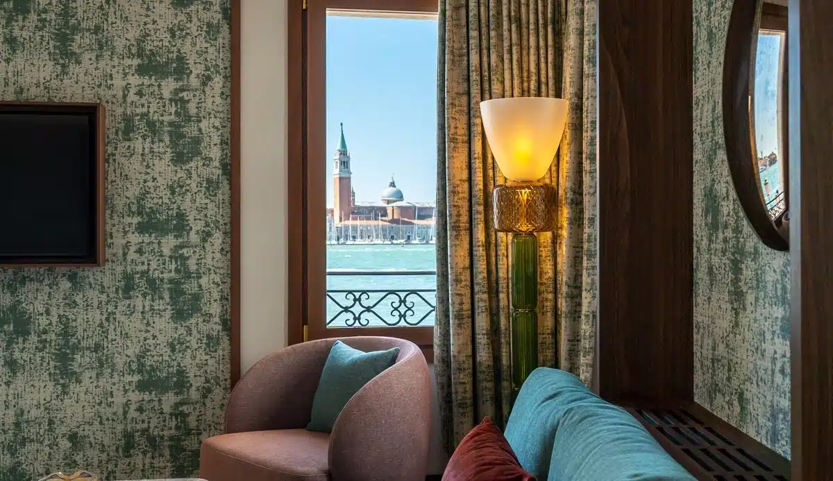 vue de la basilique depuis une chambre de l'hôtel Ca'di Dio à Venise
