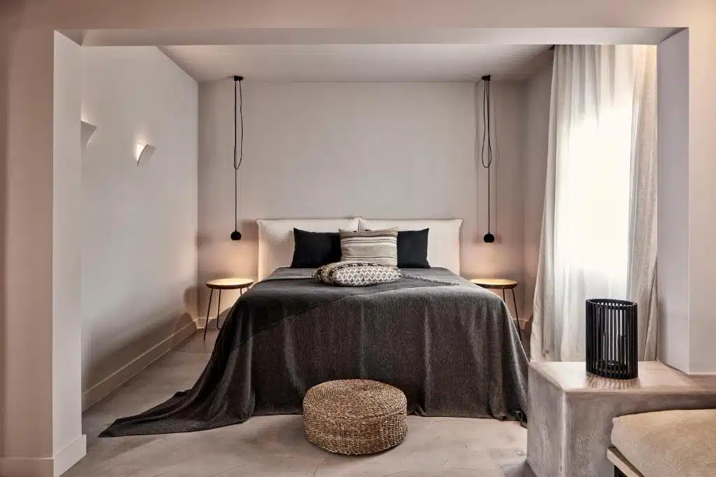 chambre moderne et cosy dans un bungalow de l'hôtel Minos Beach Art Hotel