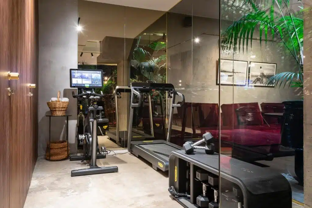 salle de fitness dans un hôtel du centre de Milan