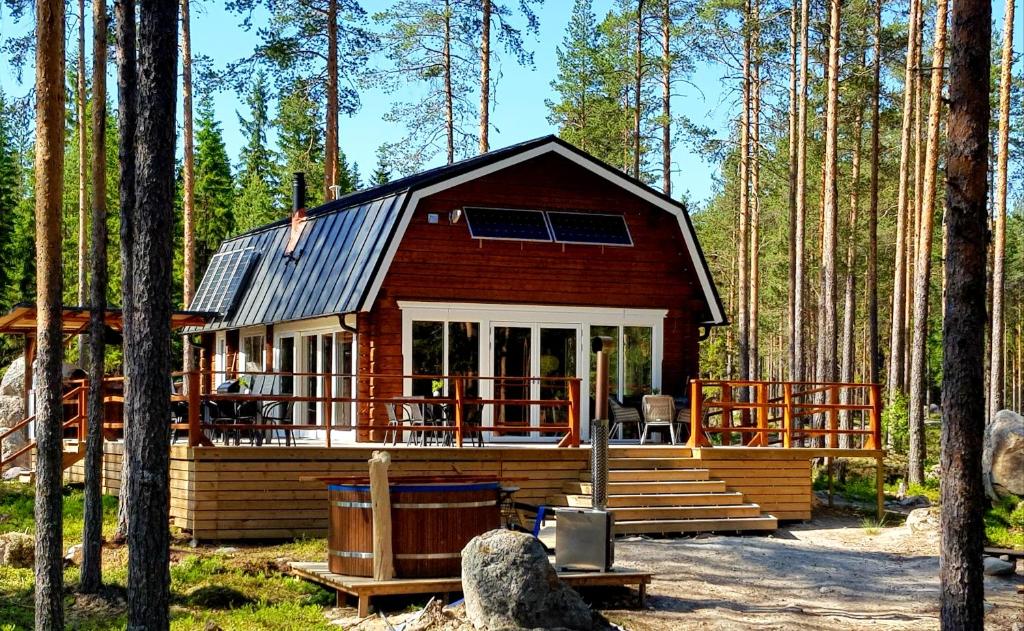 maison en location vacances au cœur de la nature, en pleine forêt, dans la région de Hälsingland en Suède