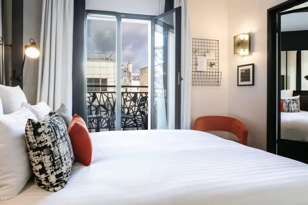 chambre avec vue sur Paris