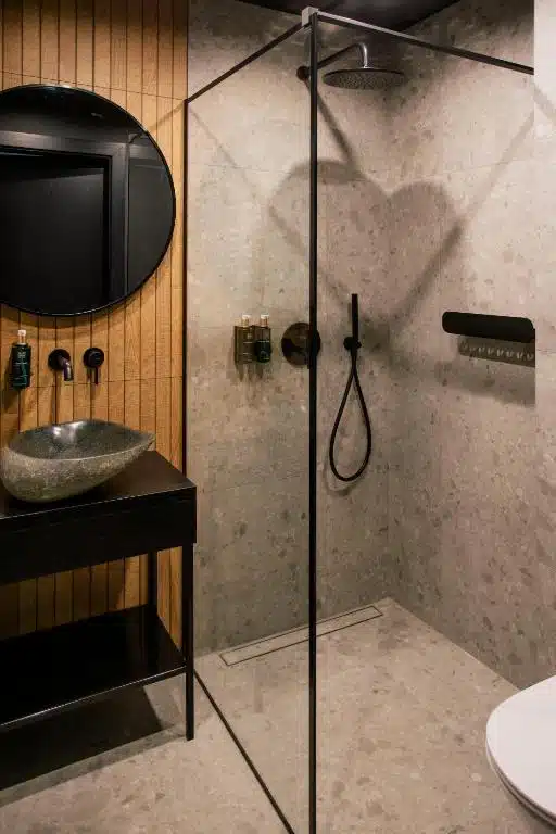 salle de douche d'une des chambres